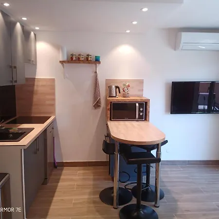 Appartement 2 Pièces Calme Refait à Neuf Piscine Cagnes-sur-Mer